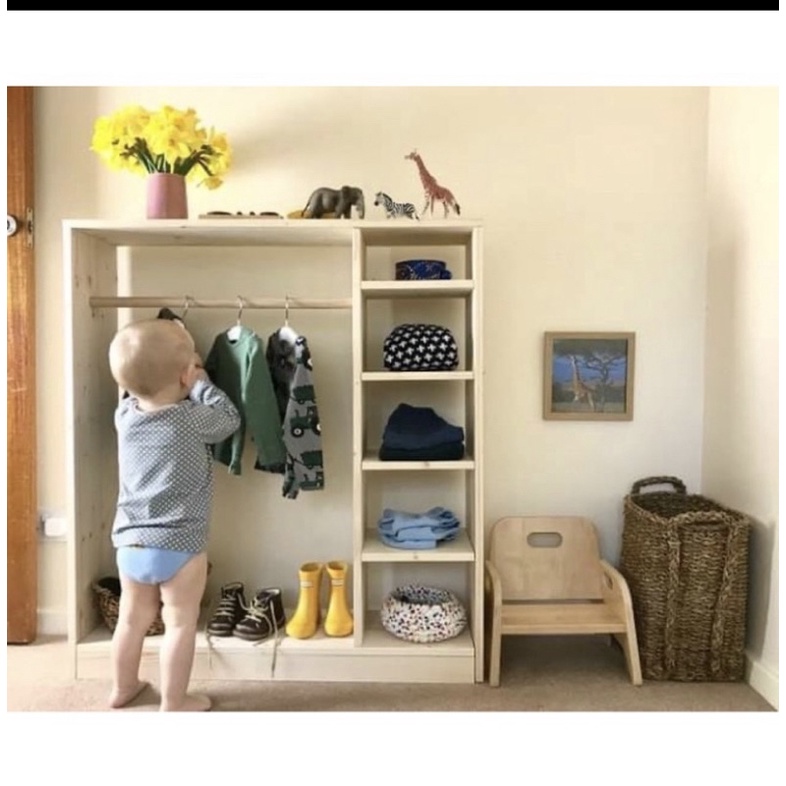 Tủ quần áo cho bé. kệ treo đồ cho bé bằng gỗ nhỏ gọn xinh xắn