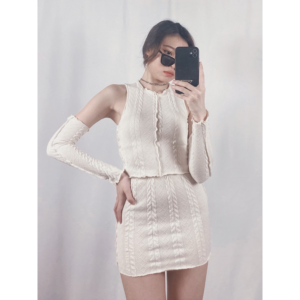 Set áo ba lỗ và chân váy ôm kèm ống tay họa tiết vặn thừng