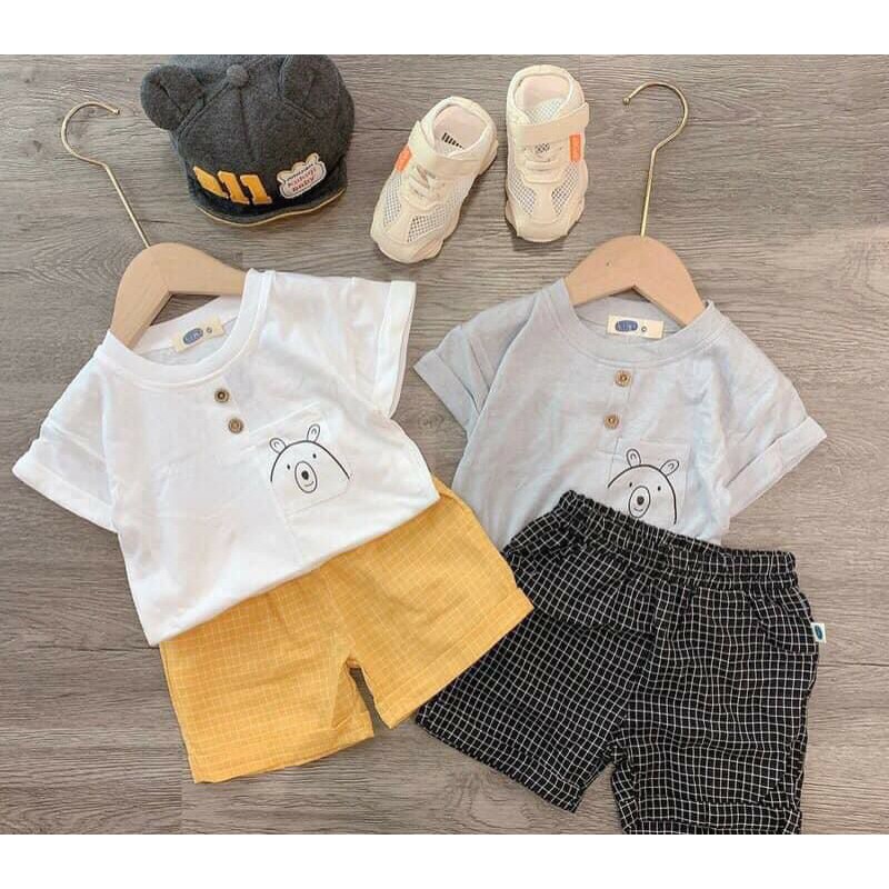 Bộ mặt gấu quần kẻ nhỏ bé trai