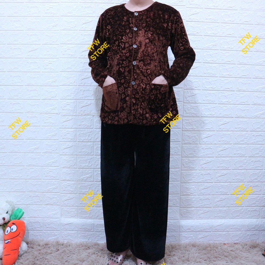 Áo Nhung hoa trung niên chất đẹp, áo bà ba nhung dài tay xẻ tà, cho bà cho mẹ - Hàng Việ | BigBuy360 - bigbuy360.vn