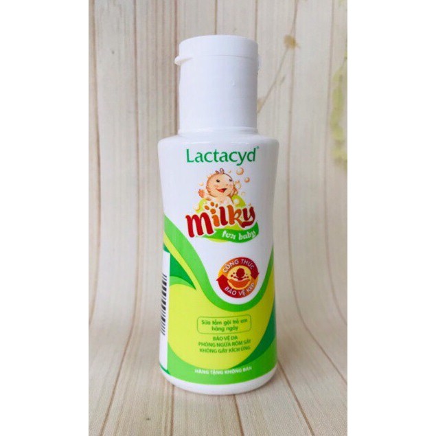 Sữa tắm gội trị rôm sảy cho bé Lactacyd milky 60ml