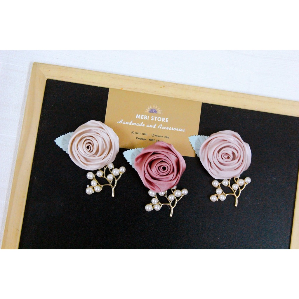Hoa cài áo handmade MEBI Strore mẫu hồng cuộn mix trai chùm 1 lá NOBOX-  phù hợp cài áo vest, váy hay sơ mi