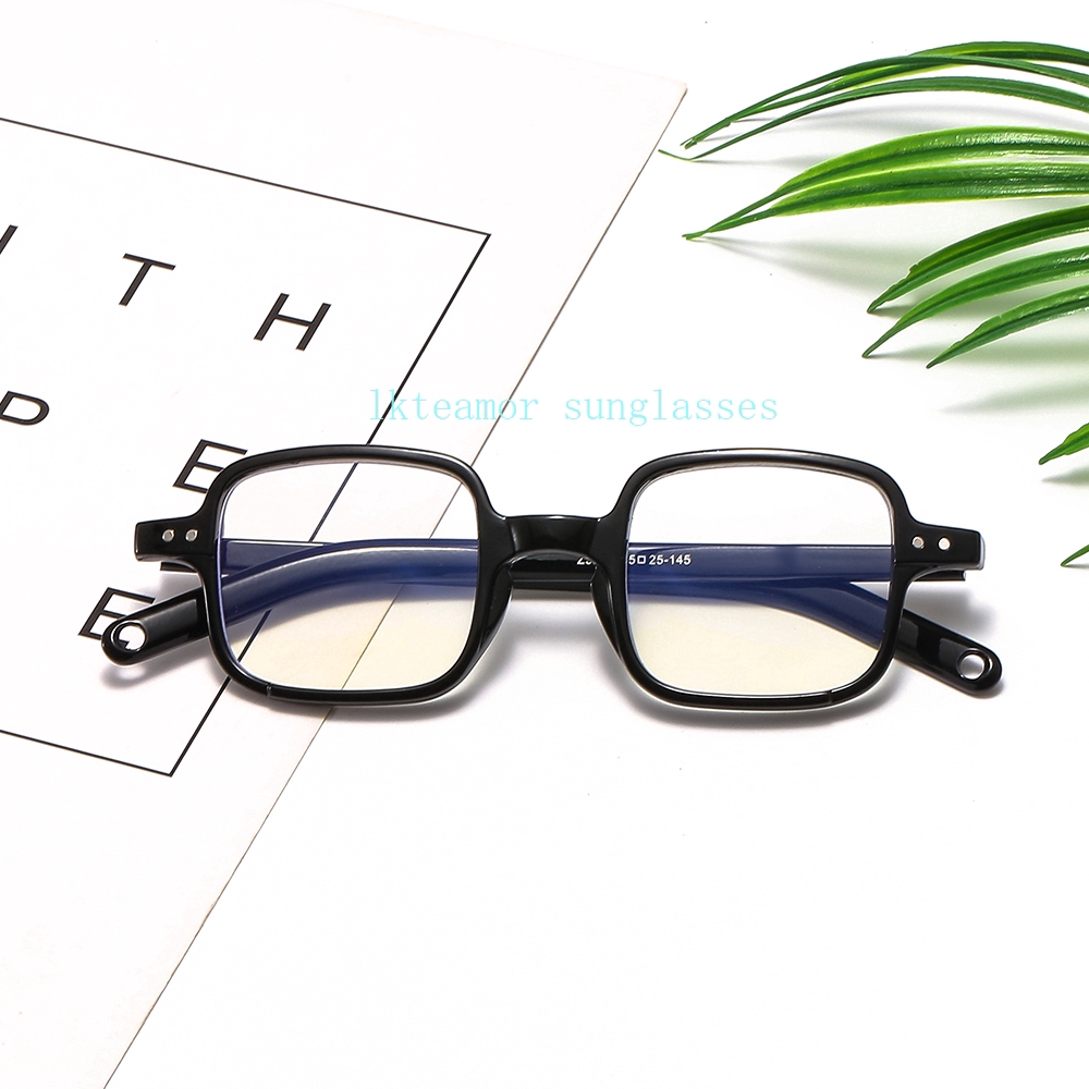 Mắt kính thiết kế gọng vuông đơn giản trẻ trung cho nữ