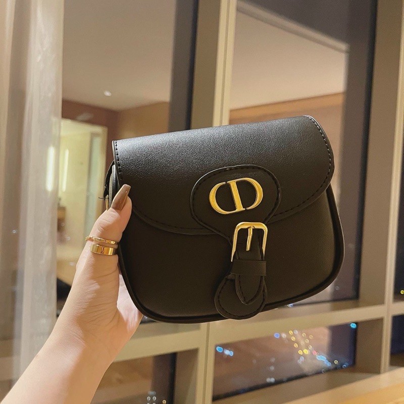 TÚI ĐEO CHÉO CHỮ CD DA LÌ DÁNG BẦU