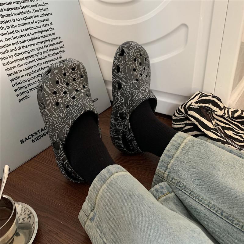 Giày Y Tá Đục Lỗ Đế Dày In Họa Tiết Hoạt Hình Graffiti Dễ Thương Cho Nữ