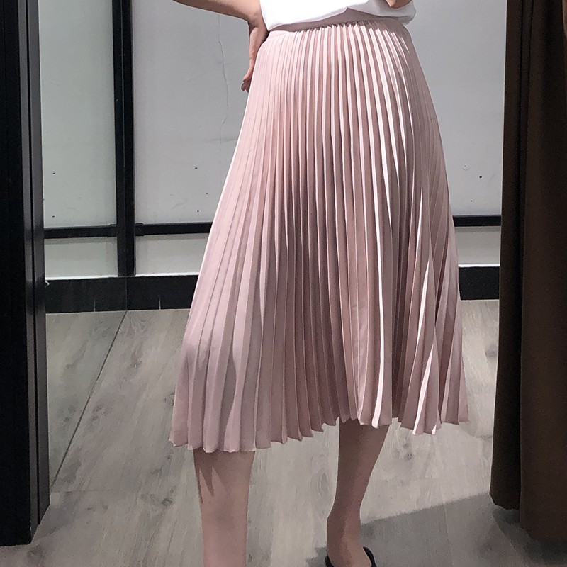 Chân váy H&M màu hồng nhạt vải lụa satin mềm mịn k nhăn mẫu 2020 (Pleated Skirt)