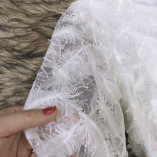 Váy ren đuôi cá màu trắng