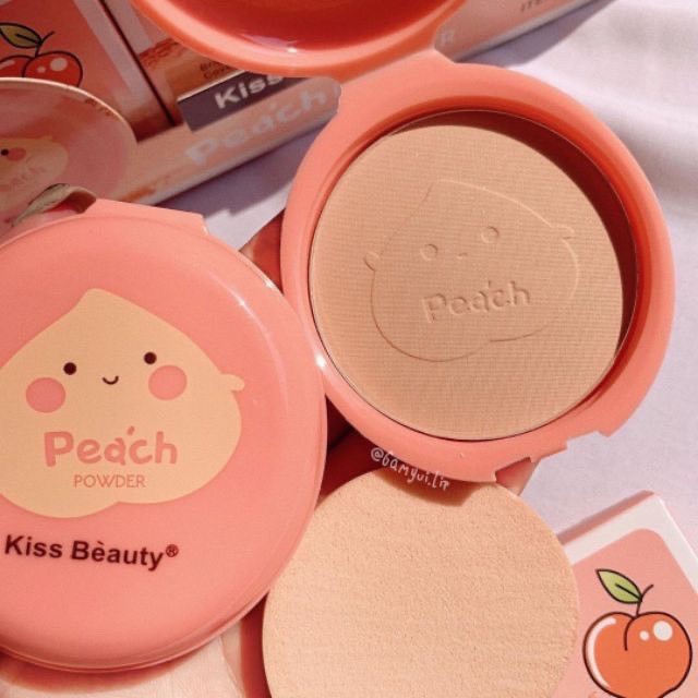 Phấn nén trái đào kiềm dầu Kiss beauty | BigBuy360 - bigbuy360.vn