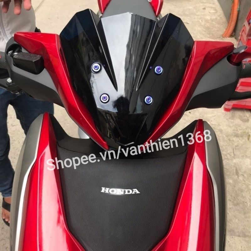 Mão WINNER X V2 Kiểu 2 Sừng Đen Bóng