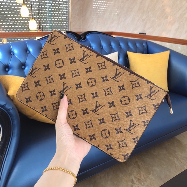 Cltuch cầm tay thời trang