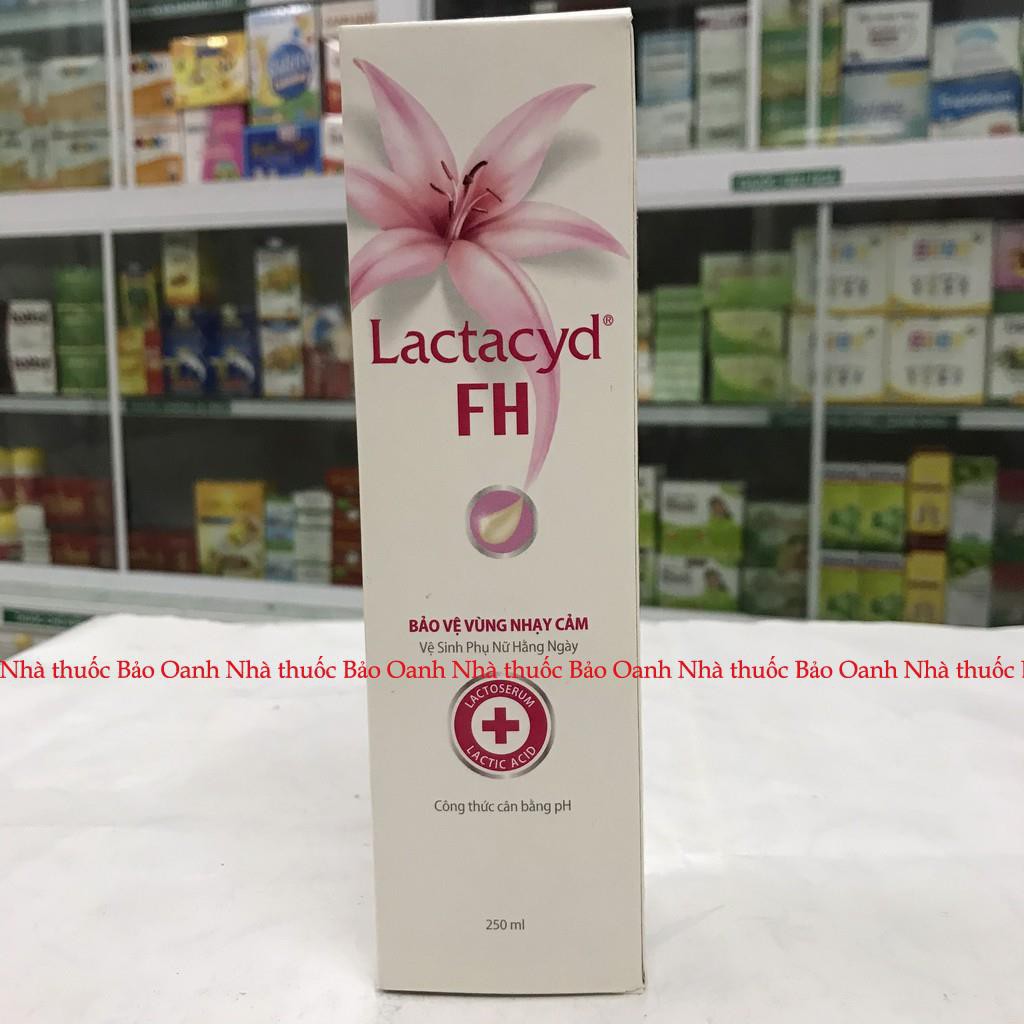 Dung dịch vệ sinh phụ nữ Lactacyd Soft &amp; Silky 250ml
