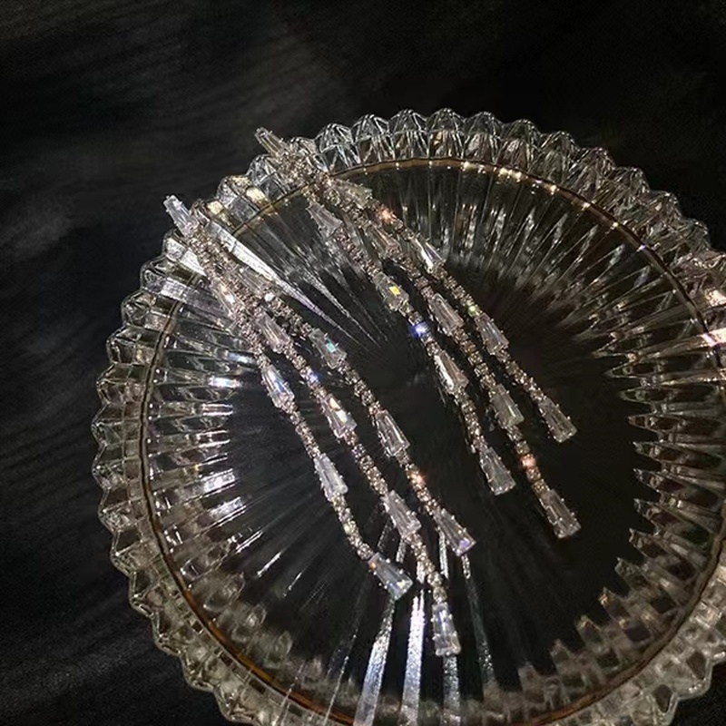 Khuyên Tai Tua Rua Đính Đá Zircon Đơn Giản Thời Trang Cá Tính