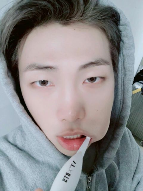 Set bàn chải × kem đánh răng VT×BTS
