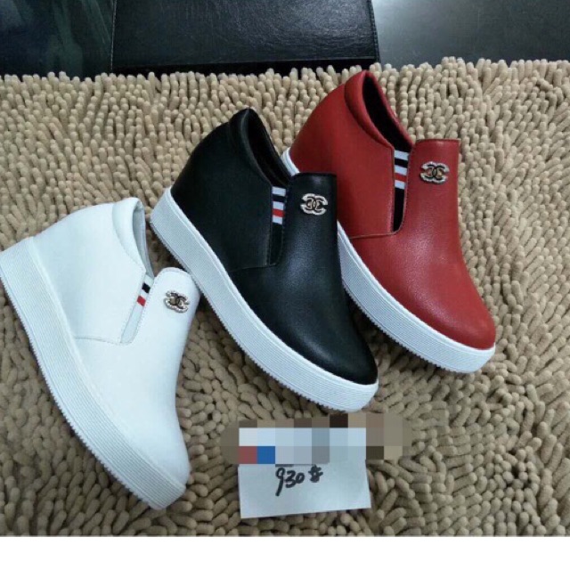 Giày slip on dấu đế