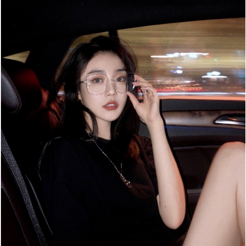 Mắt kính gọng vuông thời trang phong cách Hàn Quốc