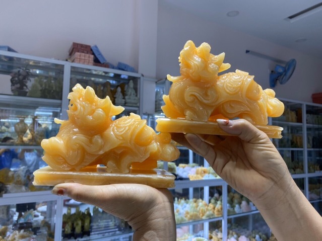 Cặp tỳ hưu đá ngọc hoàng long 20cm 15cm vip  có kiểm định