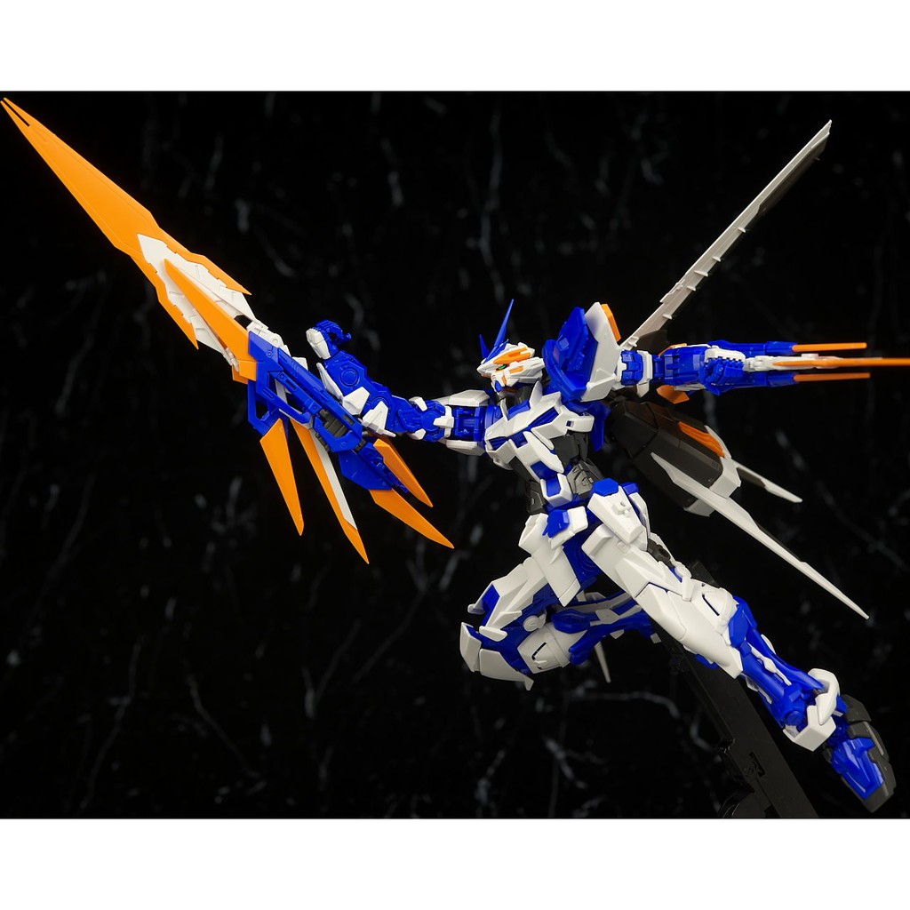 Mô hình lắp ráp Gundam Bandai MG Astray Blue Frame D