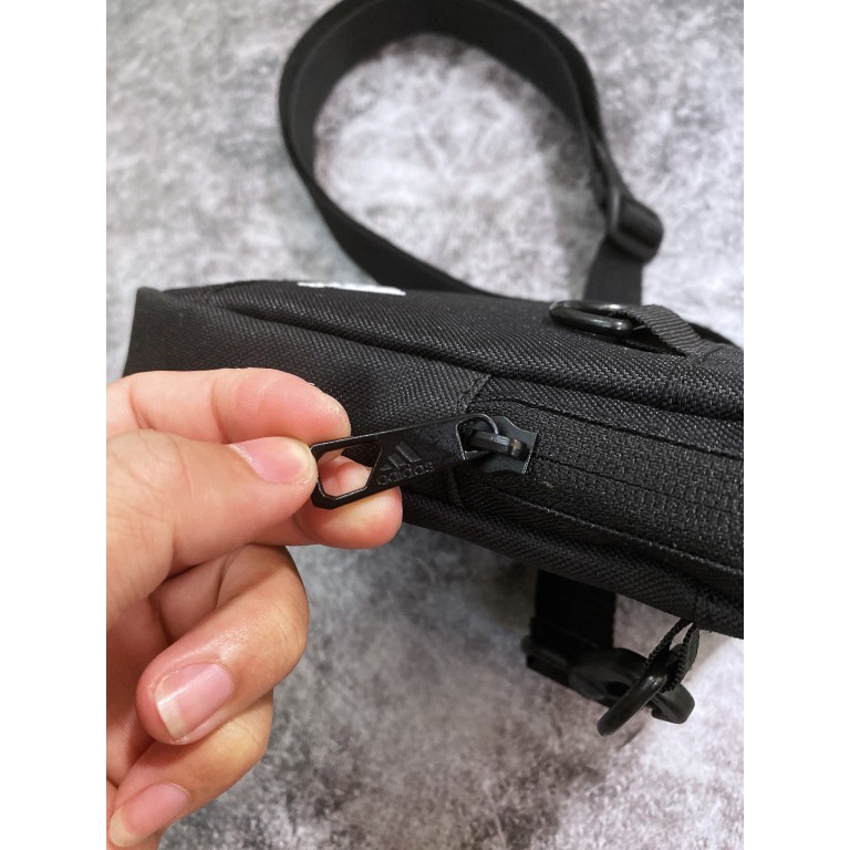 (HÀNG XUẤT XỊN) Túi đeo chéo das đen B205 CLASSIC ORGANISER FESTIVAL BAG BLACK GN6892 Made in Thailand full tag code