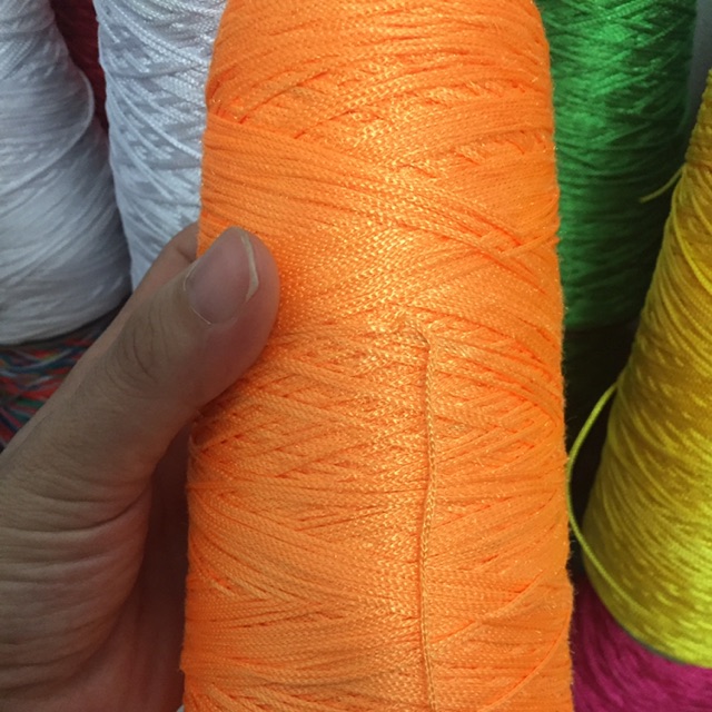 Cuộn chỉ dù màu cam tết vòng làm HandMade