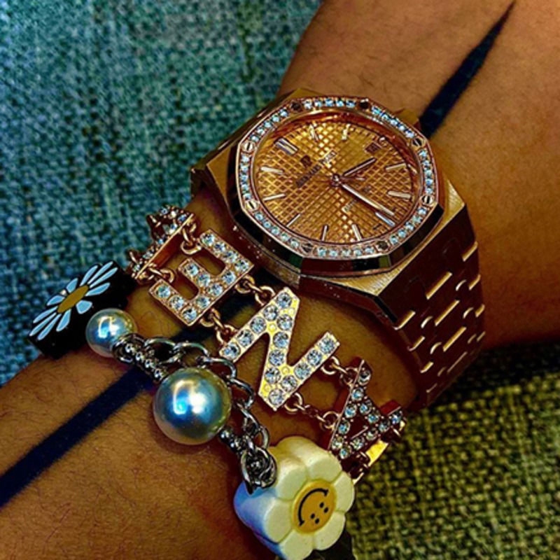 [Miễn Phí Vận Chuyển] Vòng Tay Hạt Ngọc Trai Mặt Hoa Hướng Dương Mặt Cười Hip Hop 22402 Phụ Kiện Cho Cặp Đôi Nhảy Múa