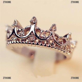 Nhẫn hình vương miện gắn đá trang trí sang trọng