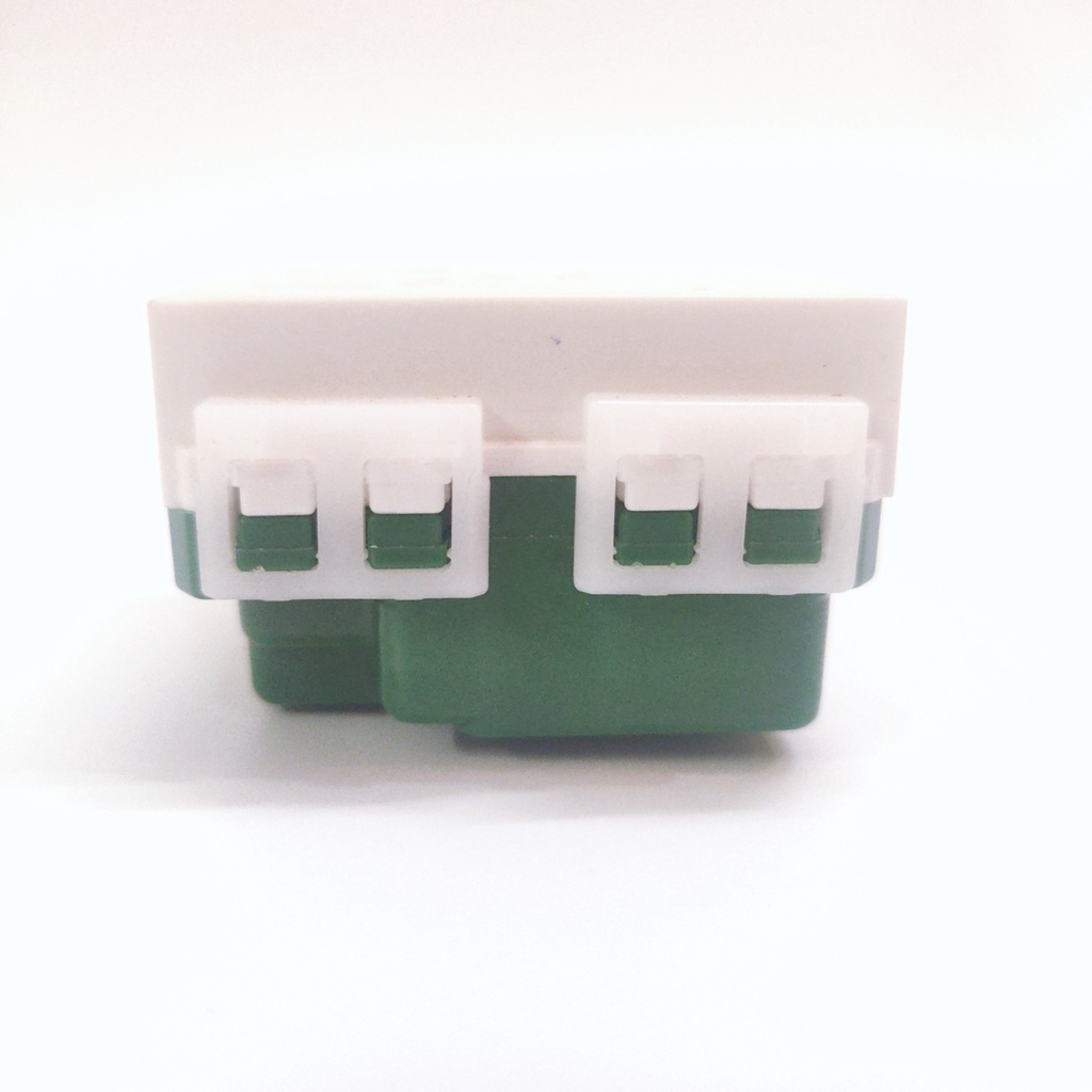 Ổ cắm đơn 3 chấu 16A có màng che Panasonic WEV1181SW Dòng Wide Series