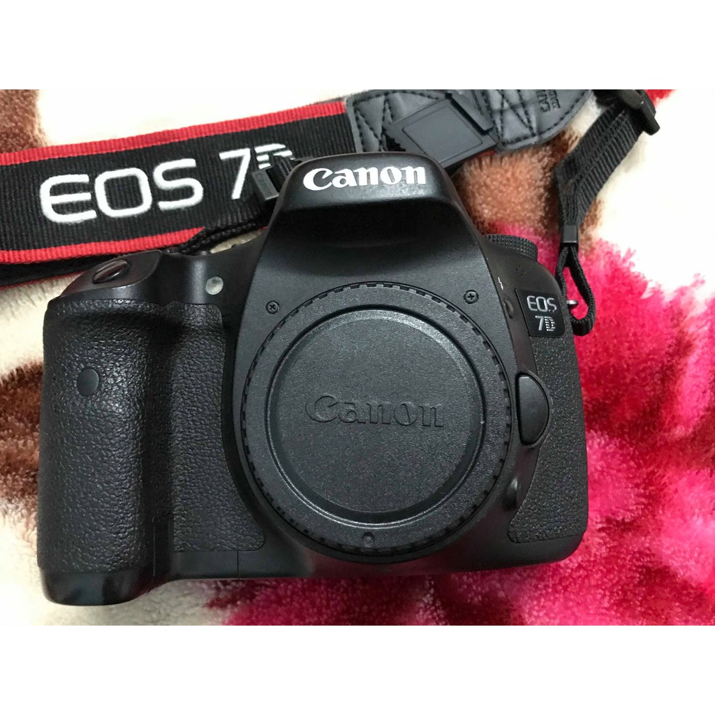 Canon 7D Xách Tay Nhật Hình Thức Đẹp 99% + Thẻ Nhớ CF 4GB + Cáp, Sạc, Dây Đeo, Đầu Lọc Thẻ