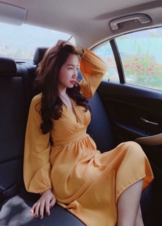 ĐẦM MAXI VÀNG CỔ V