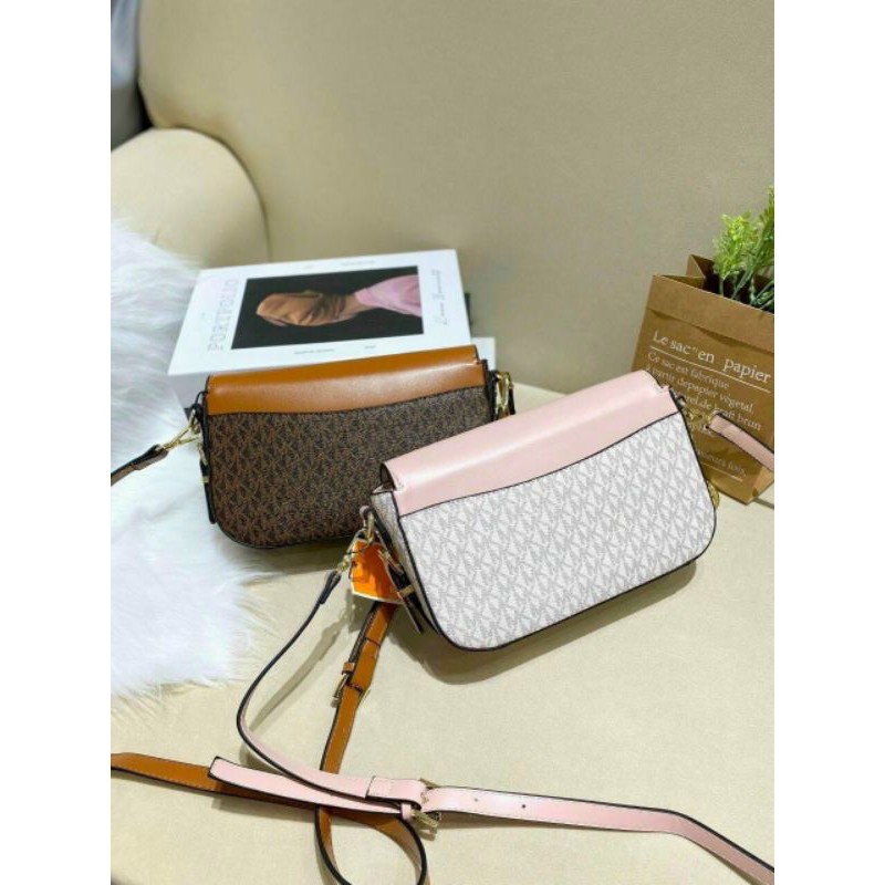TÚI MK VẠT GÓC SIZE 23cm