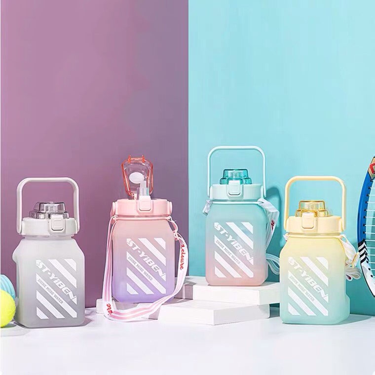 [ Tặng kèm sticker] Bình đựng nước 1,5L Sport Nhiều Màu Siêu Dễ Thương Tặng Kèm Dây Và Quai Xách - Cốc Cố