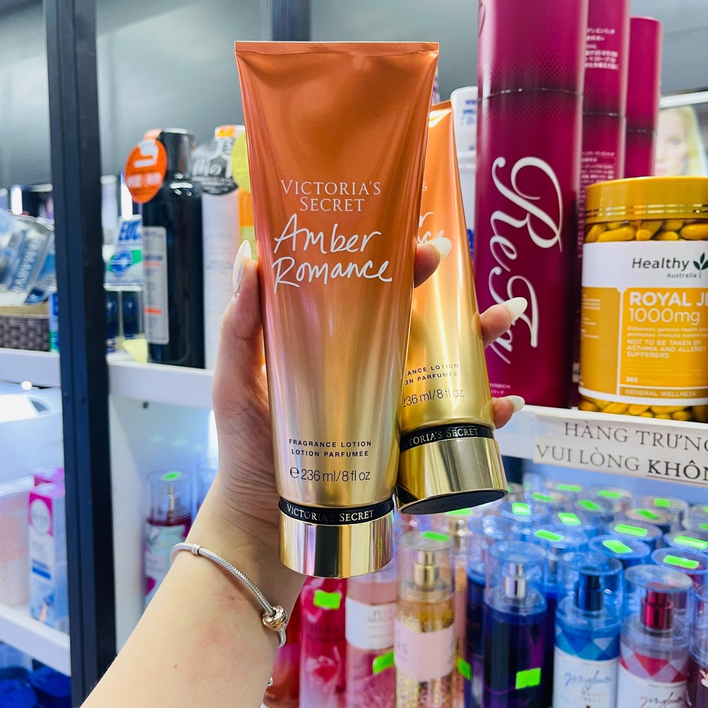 Dưỡng Thể Nước Hoa VICTORIA'S SECRET Amber Romance Lotion 236ml
