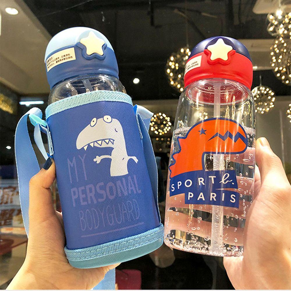 Bình Đựng Nước 700ML Có Ống Hút Và Dây Đeo Vai