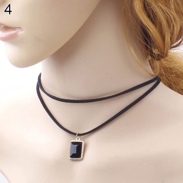 Dây đeo cổ chocker mặt đá đen vuông