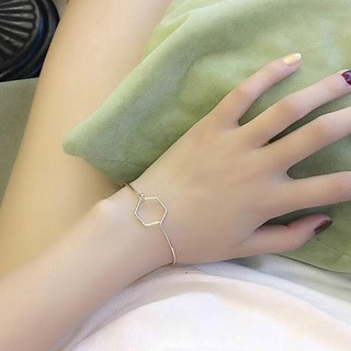 Lắc Tay Thiết Kế Đơn Giản Sáng Tạo Có 6 Màu Lựa Chọn