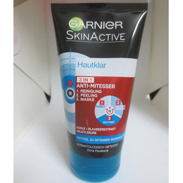 Sữa rửa mặt Garnier Skin Active Hautklar 3 in 1 hàng Đức