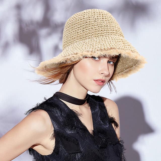 Mũ cói đi biển Cloche viền tua rua vành rộng - kiểu mũ chuông