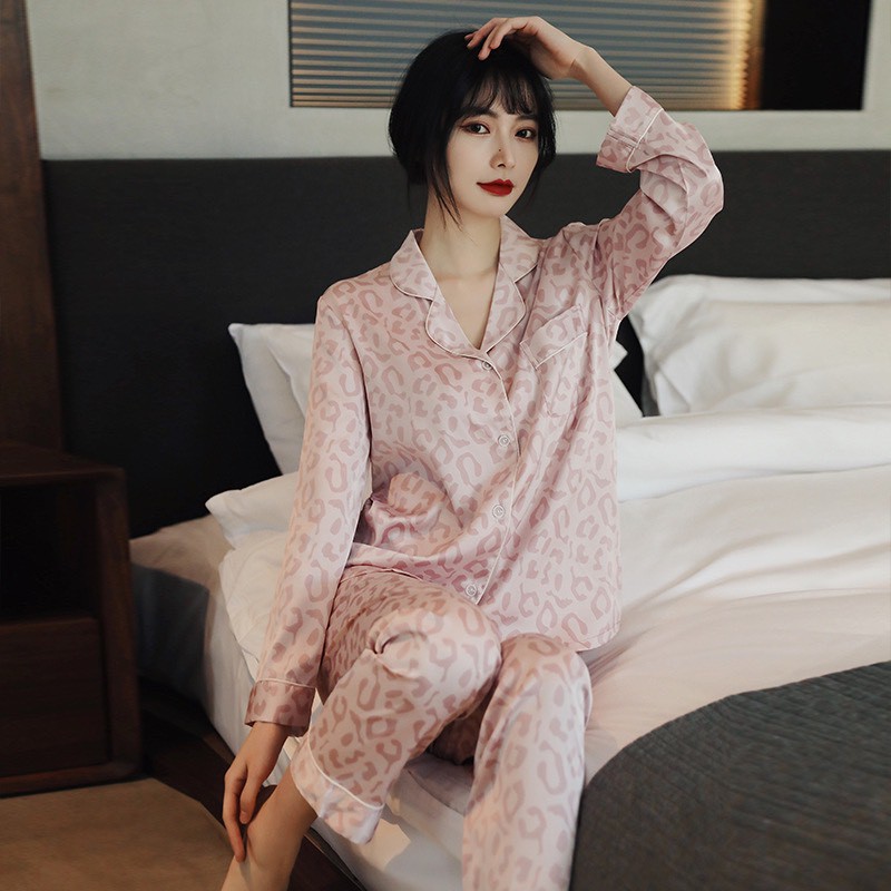 Bộ Pijama lụa dài Quảng Châu cao cấp mặc nhà thu đông họa tiết da báo phối ren