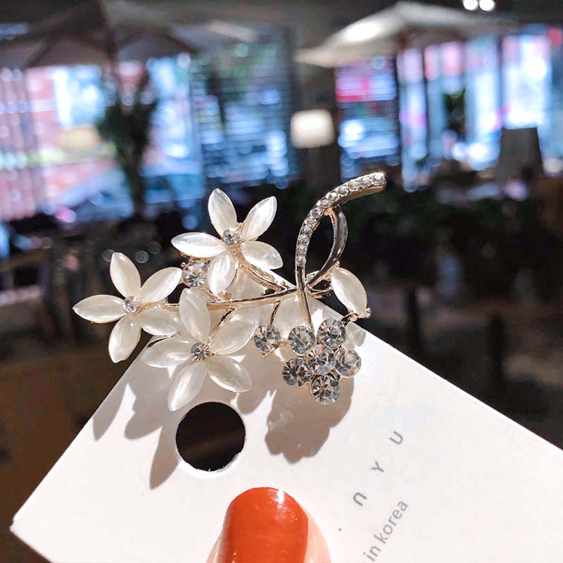 Trâm Cài Áo Hình Bông Hoa Đính Ngọc Trai Giả Dễ Thương