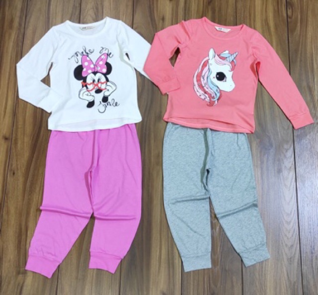 Bộ bé gái tay dài