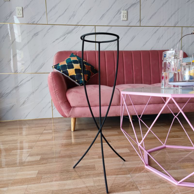 Kệ cây cảnh cách điệu  chiều cao 70cm cho nội thất hiện đại