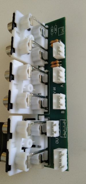 Bo av Amply là bo cắm tín hiệu đầu vào từ điện thoại hoặc tivi