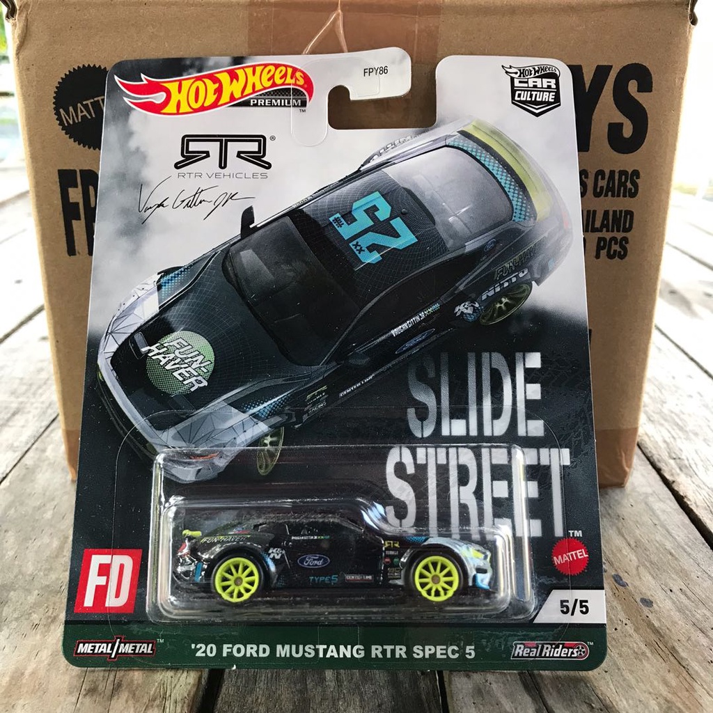 Xe mô hình Hot Wheels 1/64 2021 Car Culture Slide Street Set