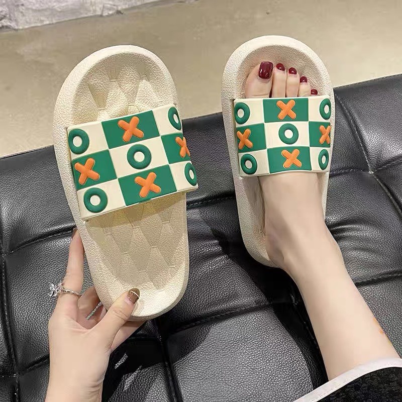 Dép bánh mình thời trang hình bàn cờ dễ thương 2023