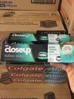 Kem đánh răng Close Up Dừa than hoạt tính 180g