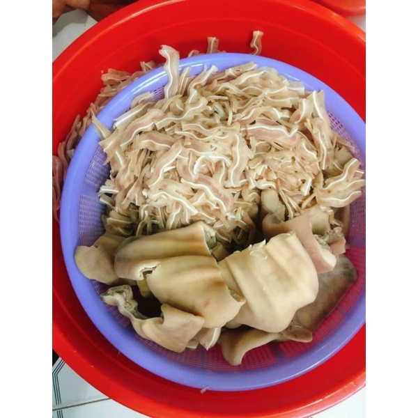 Tai heo ngâm chua ngọt