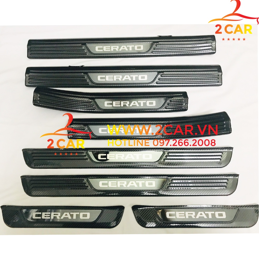 Ốp bậc cửa, nẹp bước chân cacbon xe Kia Cerato 2019- 2021 vân Cacbon cao cấp