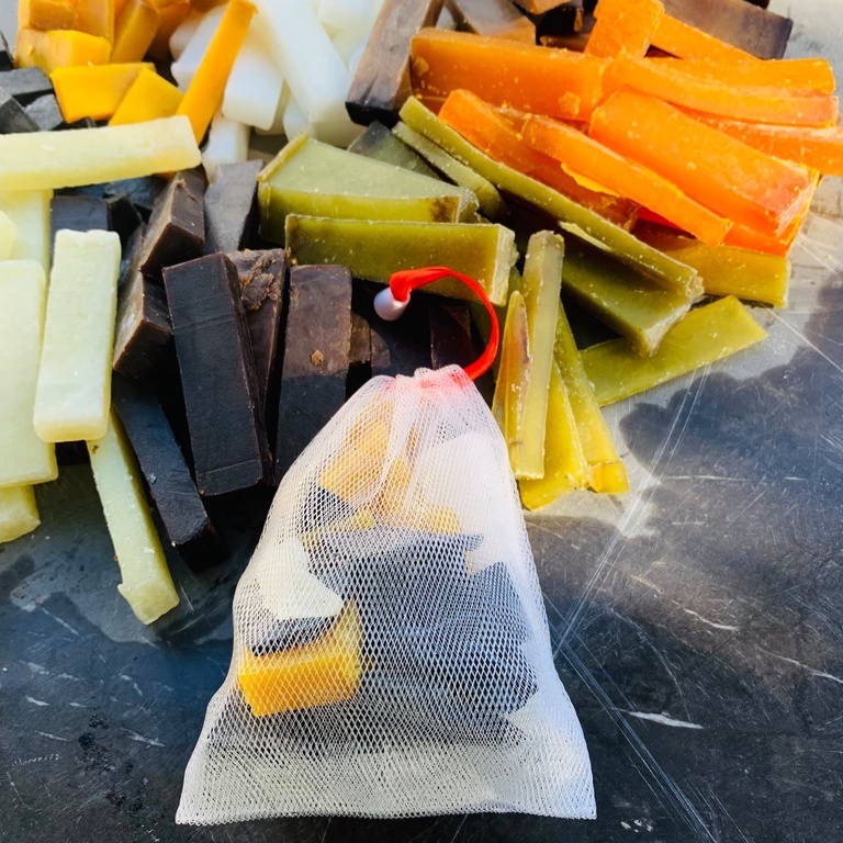 Xà Bông Sinh Dược Thiên Nhiên Mướp Đắng Nghệ Mật Ong, Xà Bông Mướp Đắng Sáng Da Giảm Thâm Giảm Mụn Lưng