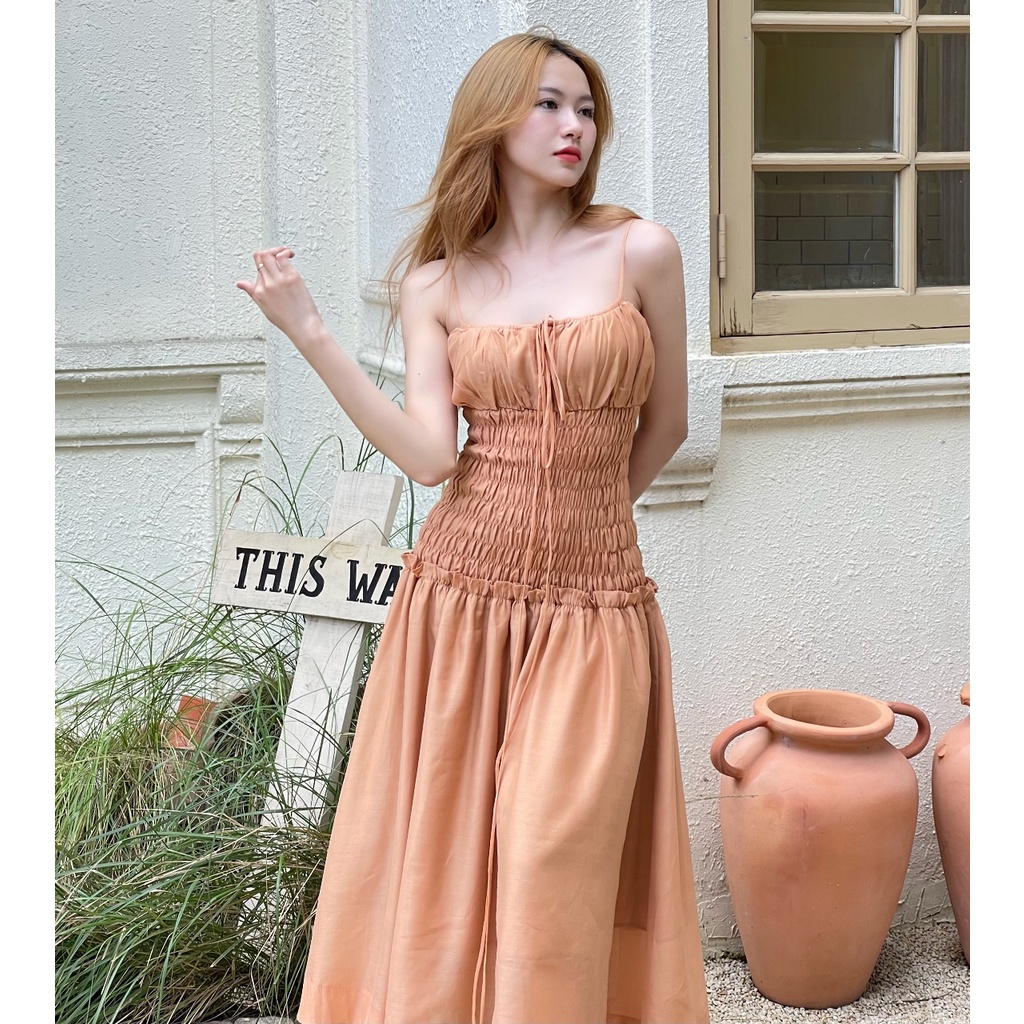 KIOBI - Đầm Moonlight form midi 2 dây ôm ngực, hạ eo nhún thun smocking, tùng xòe, vải organza tơ caramel - KID225169CRM