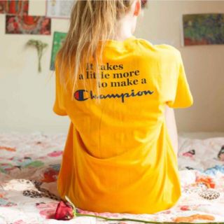 CHAMPION TEE - VÀNG CỰC CÁ TÍNH