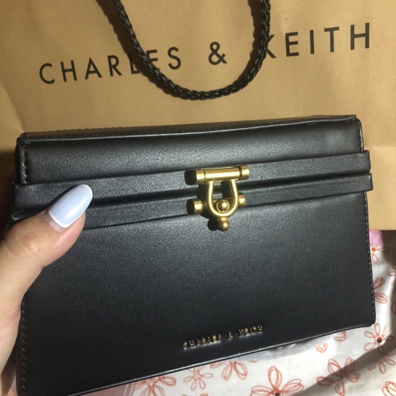 Túi Belt Bag Charles and Keith hàng auth new 100%